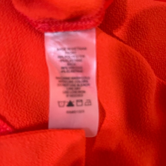 Women’s size medium orange top - Picture 5 of 5